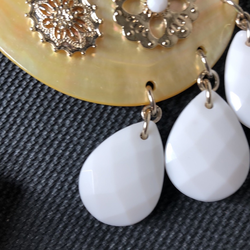 Vintage Necklace- Beads/Mother of Pearl/Faux/Silver Unique Chain - Picture 16 of 17